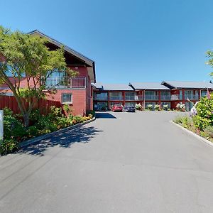 Cranford Oak Motel
